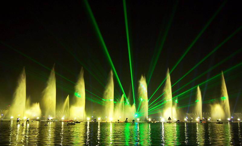 南京市滨江公园绿化博览园湖中大型漂浮式音乐喷
